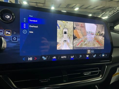 New 2026 Chevrolet Equinox EV LT image 19