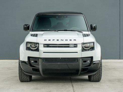 Used 2023 Land Rover Defender 110 image 4