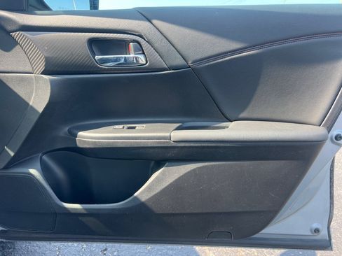 Used 2017 Honda Accord Sport Special Edition image 19