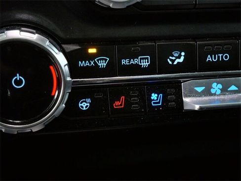 Certified 2023 Ford F150 Lariat w/ Equipment Group 502A High image 23