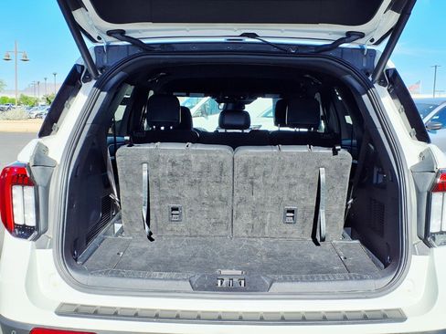 Certified 2025 Ford Explorer ST-Line w/ Premium Package image 17