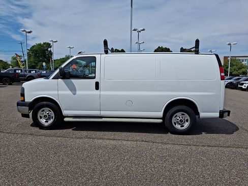 Used 2022 GMC Savana 2500 w/ Driver Convenience Package RWD image 6