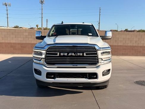 Used 2024 RAM 2500 Laramie AWD/4WD image 3