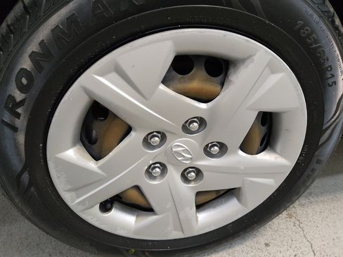 Used 2020 Hyundai Venue SE FWD image 31