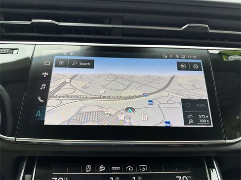 Used 2022 Audi Q8 Premium Plus image 18