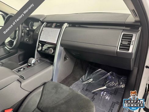 Used 2023 Land Rover Discovery S image 33