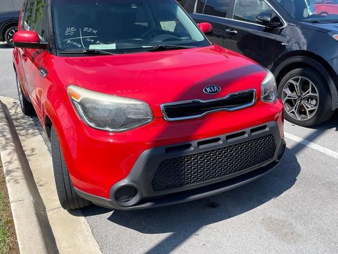 Used 2015 Kia Soul + FWD image 2