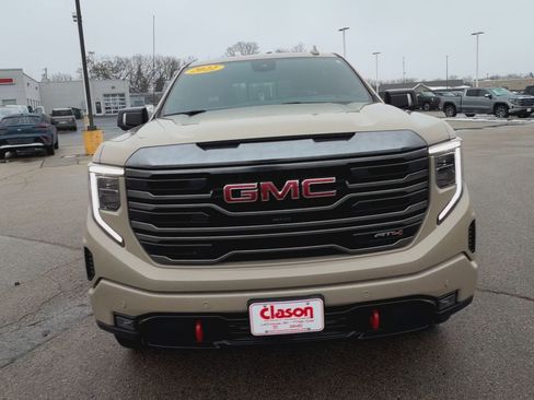 Used 2022 GMC Sierra 1500 AT4 w/ AT4 Premium Package image 3