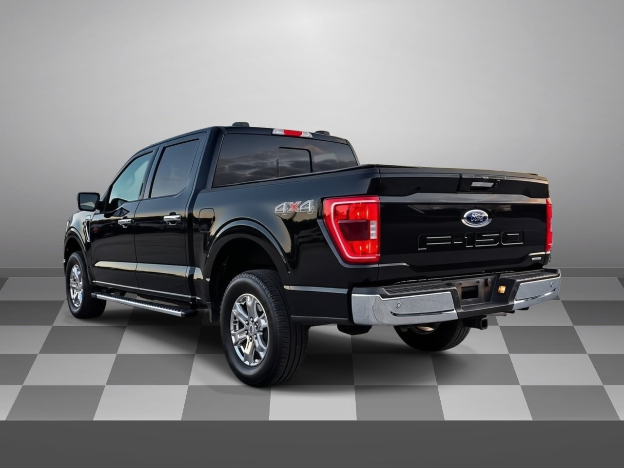 Used 2022 Ford F150 XLT w/ Equipment Group 302A High AWD/4WD image 4