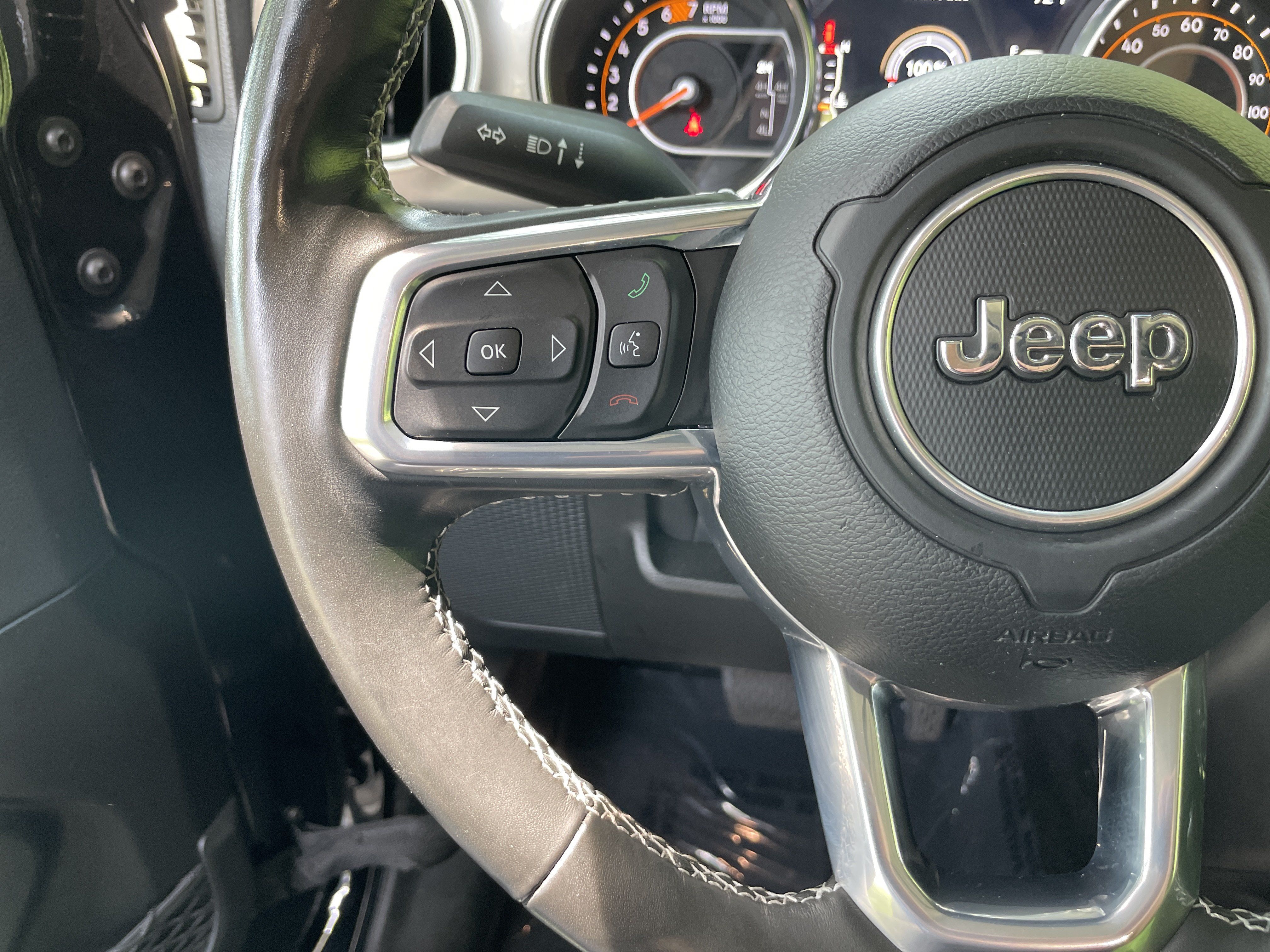 Used 2022 Jeep Wrangler Unlimited Sahara w/ LED Lighting Group AWD/4WD image 18