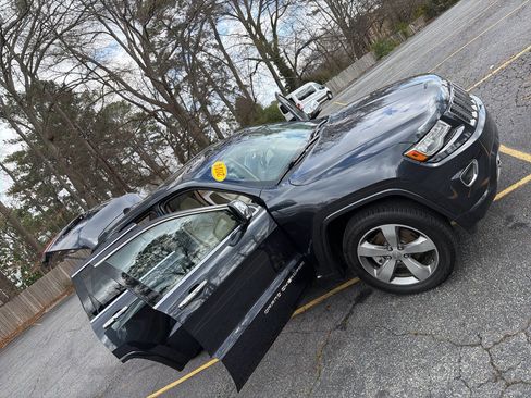 Used 2014 Jeep Grand Cherokee Overland image 29
