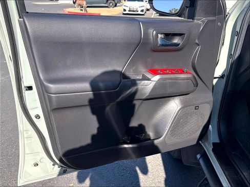 Used 2023 Toyota Tacoma TRD Off-Road w/ TRD Premium Off Road Package AWD/4WD image 19