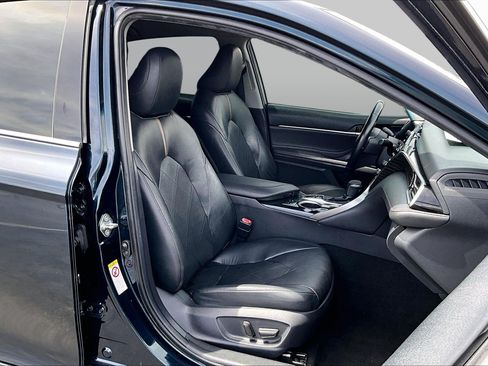 Used 2018 Toyota Camry XLE w/ Audio Package FWD image 7