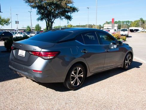 Used 2022 Nissan Sentra SV image 8