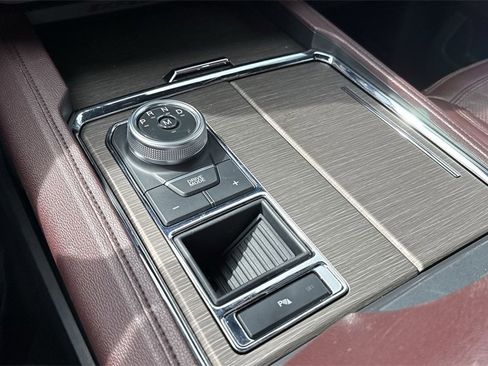 Used 2023 Ford Expedition Limited image 54