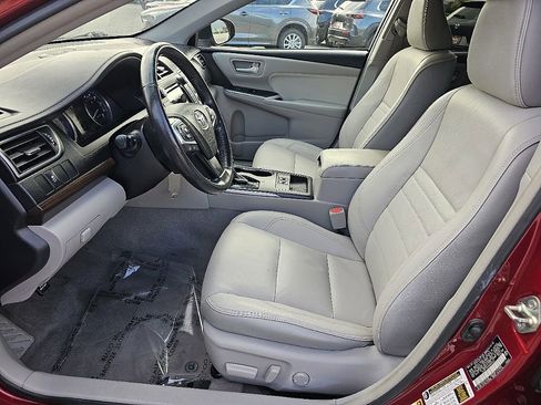 Used 2017 Toyota Camry XLE image 24