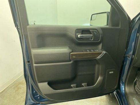 Used 2020 Chevrolet Silverado 1500 RST image 23