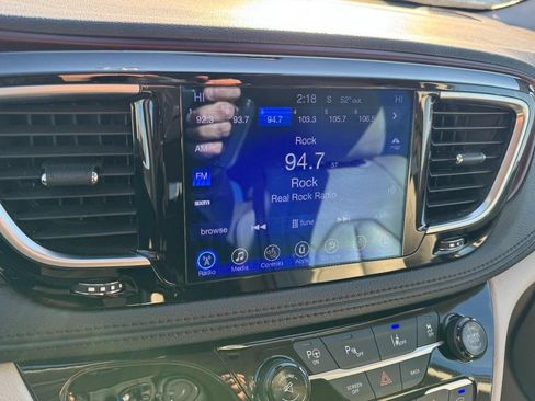 Used 2017 Chrysler Pacifica Limited w/ UConnect Theater Package image 21