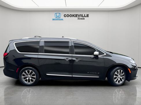 Used 2023 Chrysler Pacifica Pinnacle FWD image 6