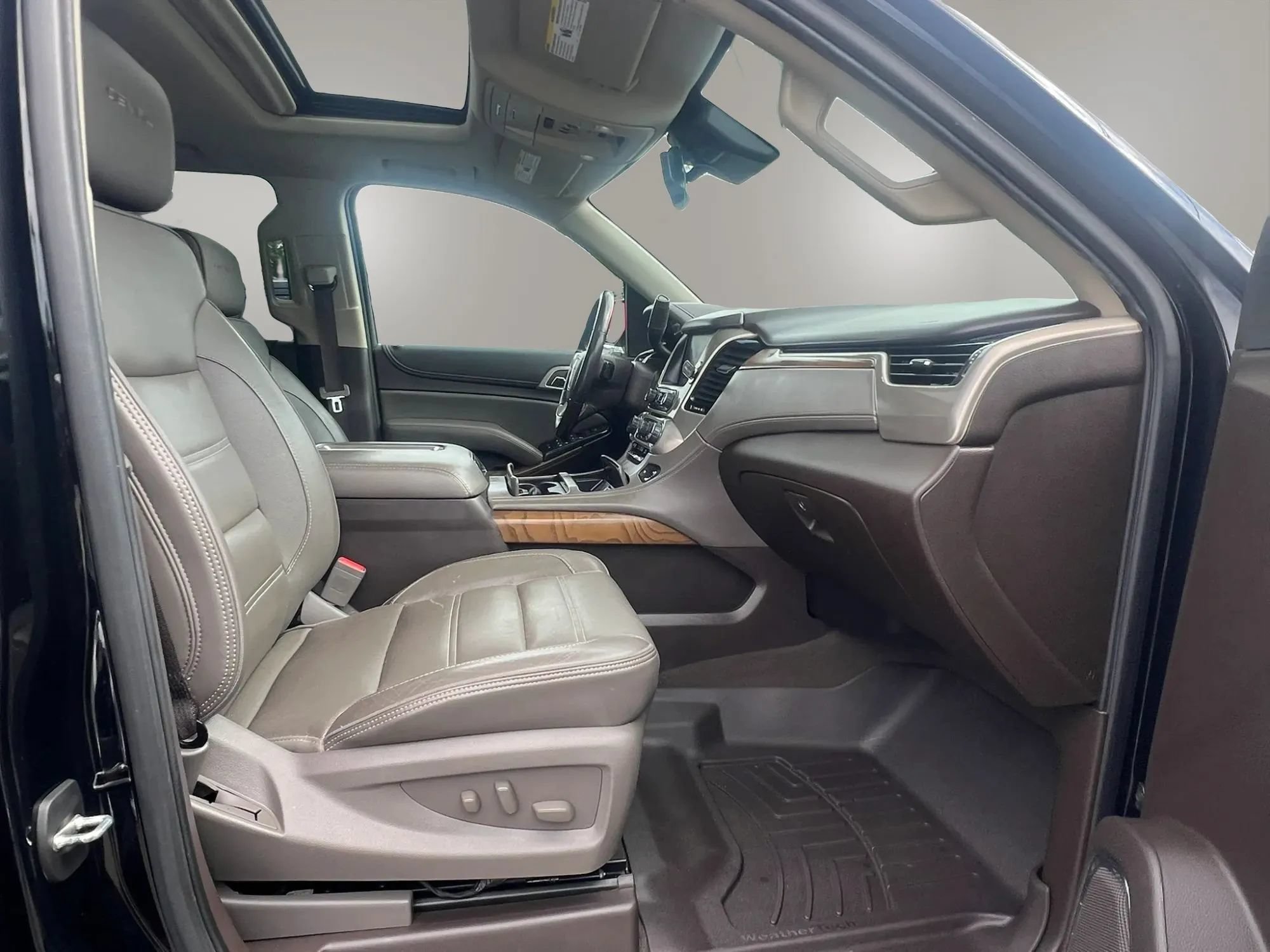 Used 2020 GMC Yukon Denali w/ Denali Premium Package AWD/4WD image 32