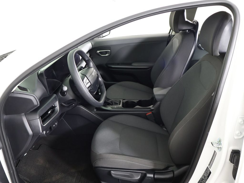 Certified 2025 Kia K4 FWD image 27