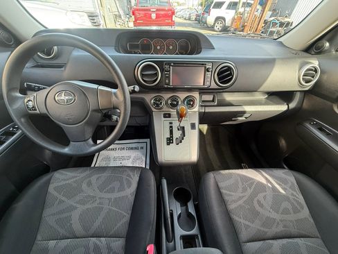 Used 2015 Scion xB Hatchback 4D image 9