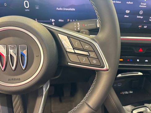 New 2025 Buick Envision Preferred image 32