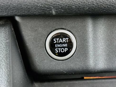 Used 2023 Nissan Rogue SV AWD/4WD image 25