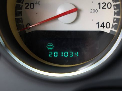 Used 2010 Dodge Challenger SE RWD image 37