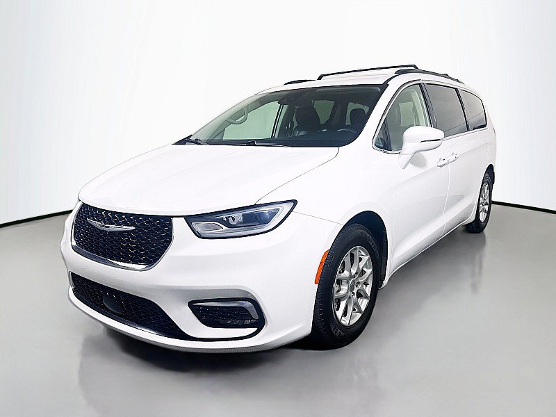 Used 2022 Chrysler Pacifica Touring-L FWD image 3