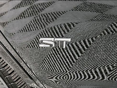 Used 2025 Buick Enclave Sport Touring w/ LPO, Floor Liner Package image 9