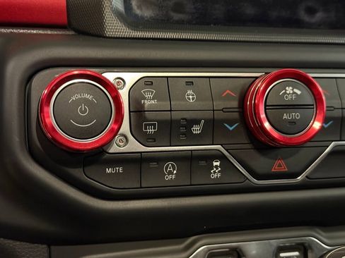 Used 2019 Jeep Wrangler Unlimited Rubicon image 27