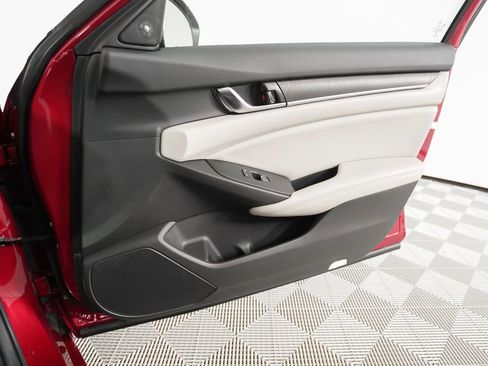 Used 2021 Honda Accord Touring image 21