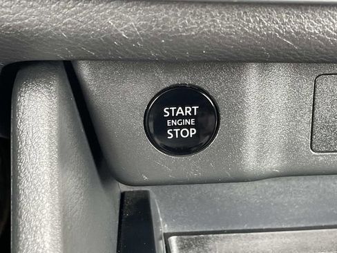 Certified 2025 Nissan Rogue SV image 27