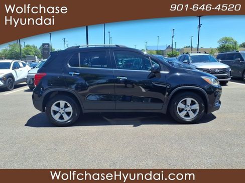 Used 2020 Chevrolet Trax LT w/ LT Convenience Package FWD image 6