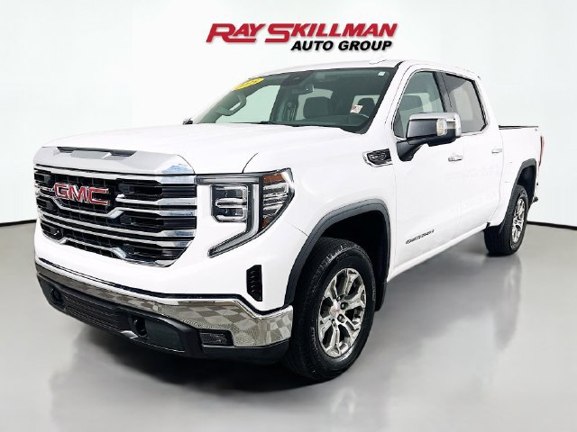 Used 2025 GMC Sierra 1500 SLT AWD/4WD image 3
