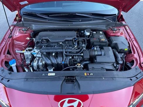 Certified 2025 Hyundai Elantra Sport image 22