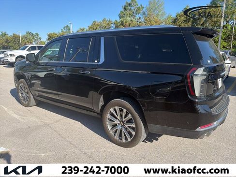 Used 2025 Chevrolet Suburban High Country image 6