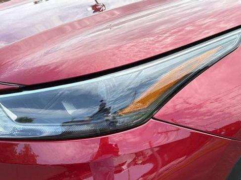 Certified 2024 Toyota Highlander XLE AWD/4WD image 7