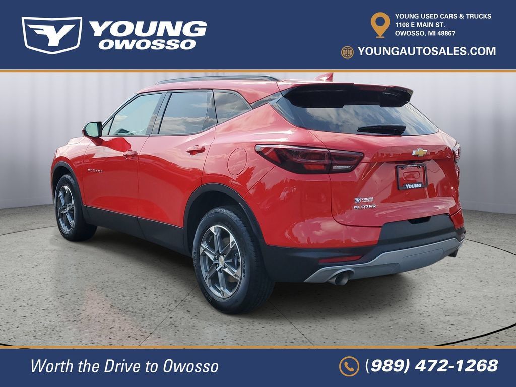 Certified 2024 Chevrolet Blazer LT w/ Convenience Package FWD image 4