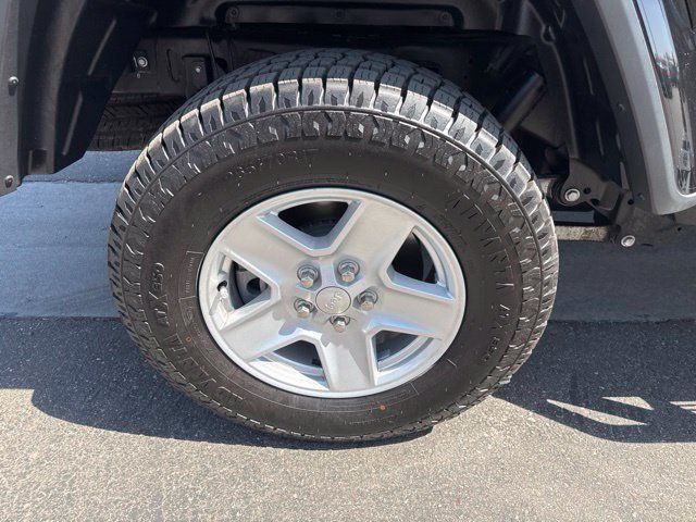 Certified 2021 Jeep Gladiator Sport AWD/4WD image 32