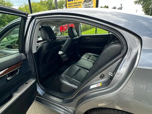 Used 2013 Lexus ES 350 w/ Luxury Pkg FWD image 22