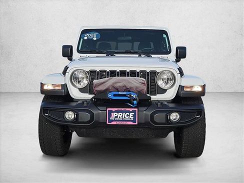 Used 2025 Jeep Gladiator Sport AWD/4WD image 2