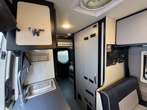 Used 2020 Mercedes-Benz Sprinter 2500 w/ Premium Plus Package image 56