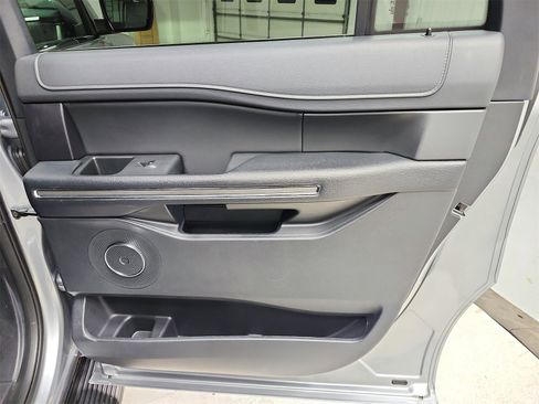 Used 2024 Ford Expedition Max XLT image 44