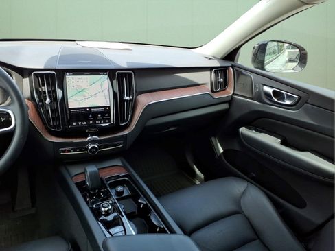 Used 2023 Volvo XC60 B5 Plus w/ Climate Package AWD/4WD image 19