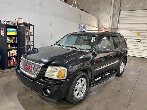 Used 2005 GMC Envoy SLT image 1