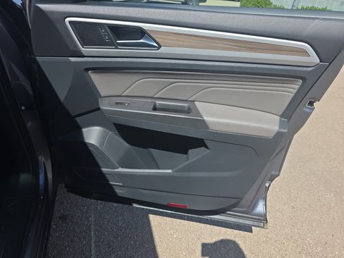 Used 2022 Volkswagen Atlas SEL image 16