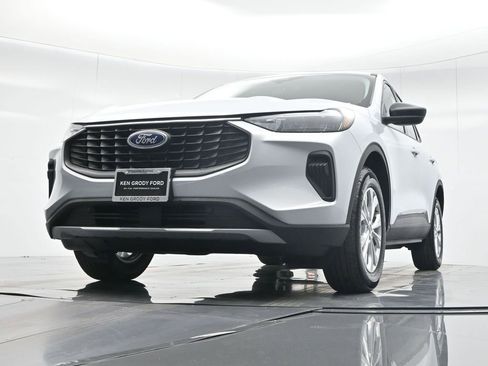 New 2025 Ford Escape Active image 42