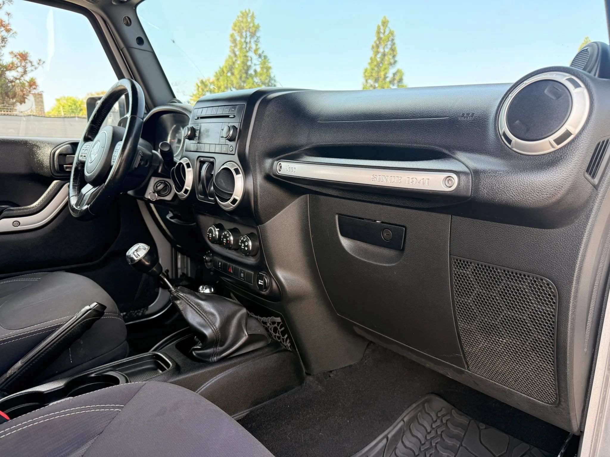 Used 2014 Jeep Wrangler Rubicon w/ Power Convenience Group AWD/4WD image 19